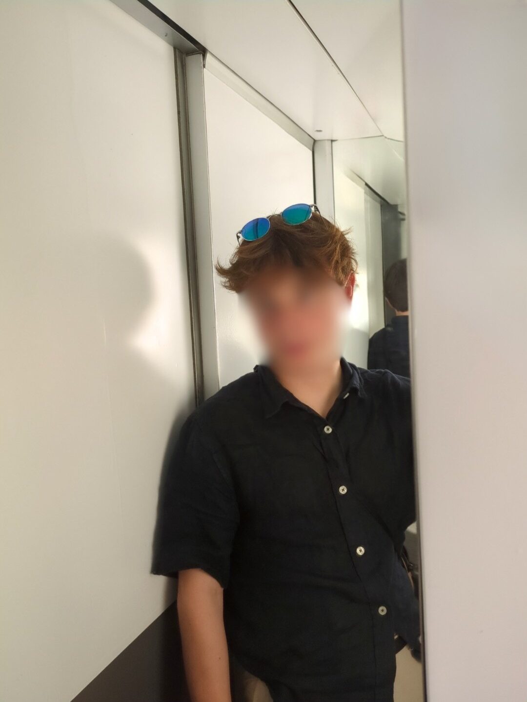 Julien Passion is a high class authentic twink escort based in Paris (France), providing massage, companionship and escort services to straight, bisexual and gay men. Julien Passion provide also International high class escort on request, travelling in and outside of Europe.